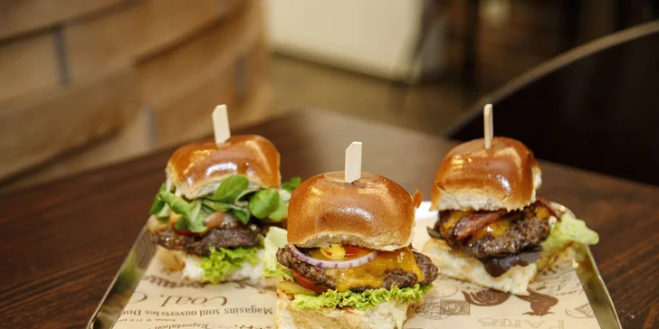 Nejoblíbenější burgery z Bouda Burgers: 3 miniburgery s hovězím i trhaným vepřovým masem