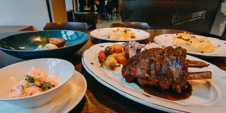 Tříchodové menu pro dva: krevety s kokosovým mlékem, hovězí žebro a fondant