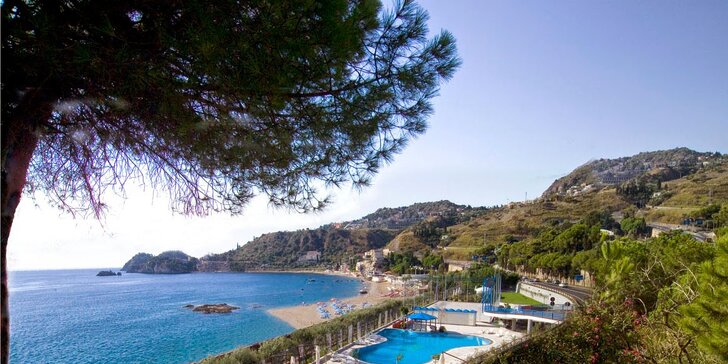 Dovolená na Sicílii: polopenze či plná penze, střešní bazén, noc i dítě zdarma