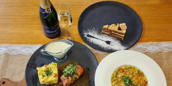 Ve všední dny za relaxací: 2 hodiny ve venkovním wellness i 3chodové menu pro 2 osoby
