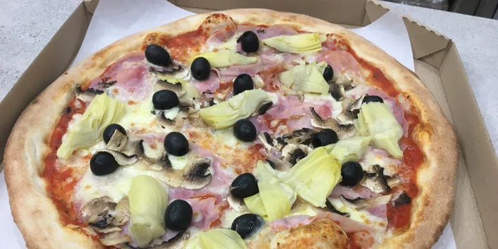Jedna či dvě velké pizzy o průměru 40 cm: hawai, prosciutto, diavola i quattro formaggi