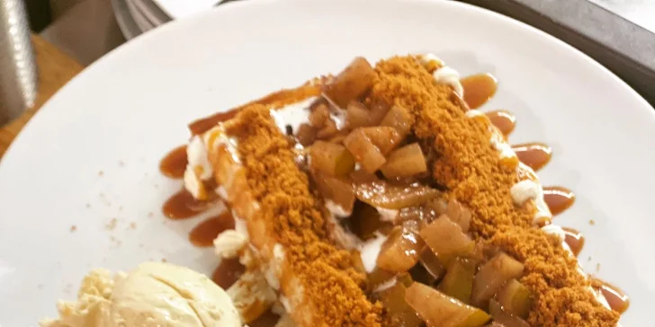 Sladká vafle, palačinka či lívance i teplý nápoj pro děti i dospělé v podniku Star Waffles
