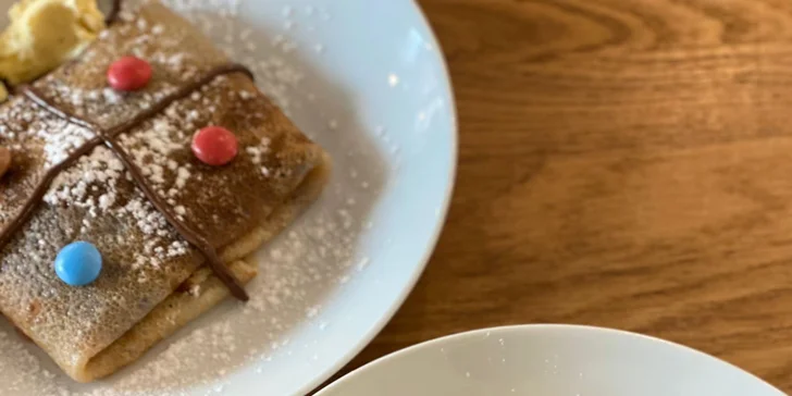 Sladká vafle, palačinka či lívance i teplý nápoj pro děti i dospělé v podniku Star Waffles