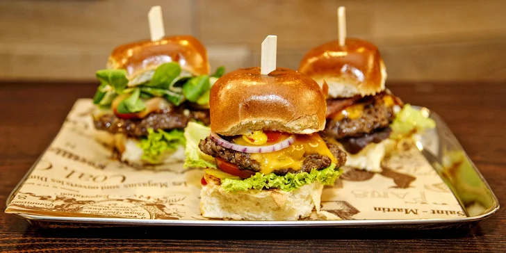 Nejoblíbenější burgery z Bouda Burgers: 3 miniburgery s hovězím i trhaným vepřovým masem