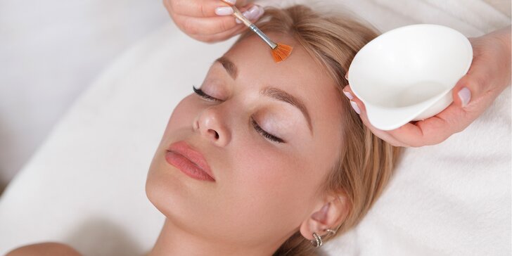 Kosmetické ošetření pleti i balíček s masáží: peeling, maska i maderoterapie