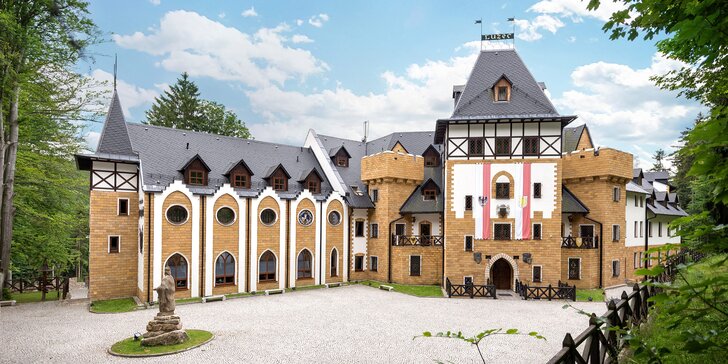Pobyt na zámku u Karlových Varů: božský wellness, polopenze, možnost masáží i procedur