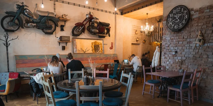 Menu s kávou, limonádou i domácí praženou výběrovou kávou pro jednu či dvě osoby