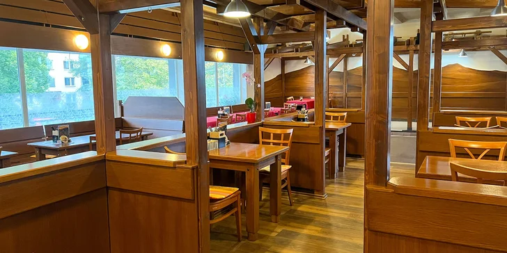 Menu z asijských specialit pro 1 nebo 2 osoby: Dim Sum knedlíčky, Pho, Tom Yum a další