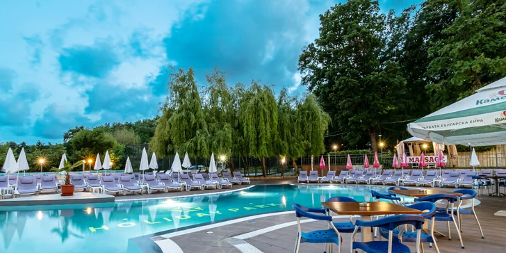 All inclusive dovolená v Bulharsku: apartmány pro páry i rodiny, bazén, animace i děti zdarma