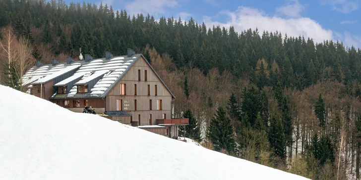 Pobyt v Krkonoších: horské apartmány Classic nebo De Luxe až pro 10 osob