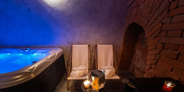 Privátní vířivka na 60 min. s láhví prosecca nebo na 90 min. se sushi pro dva