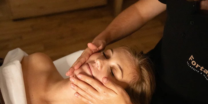 Masáž dle výběru: aromaterapeutická, kosmetická, medová i baňkování nebo lávové kameny
