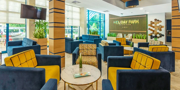 All inclusive dovolená v Bulharsku: apartmány pro páry i rodiny, bazén, animace i děti zdarma