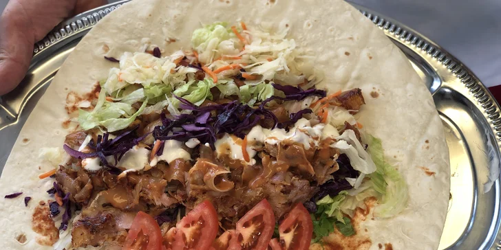 Pravý turecký kebap a köfte i s baklavou či nápojem z rodinného podniku přímo u Divoké Šárky