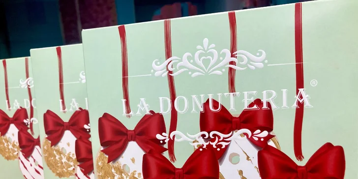 Zimní edice minidonutů: dárkový box s 9 kusy k nakousnutí