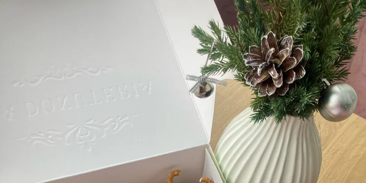 Zimní edice minidonutů: dárkový box s 9 kusy k nakousnutí