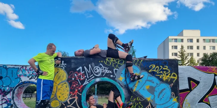 60min. lekce na skákacích botách včetně ukázky triků pro 1 i 2 osoby