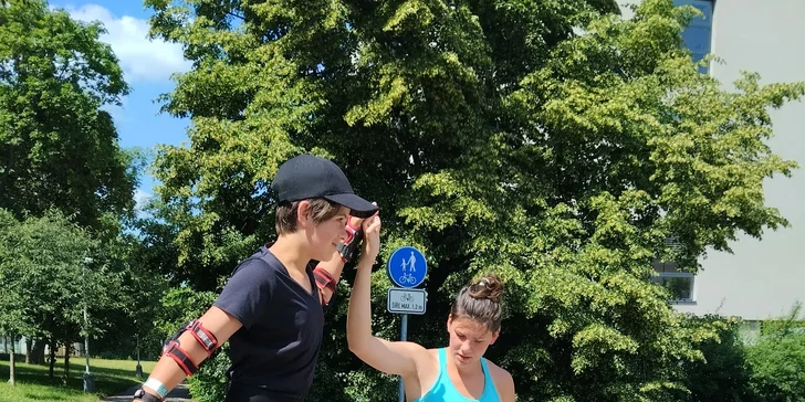 60min. lekce na skákacích botách včetně ukázky triků pro 1 i 2 osoby