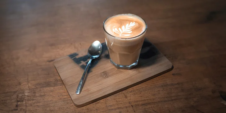 Menu s kávou, limonádou i domácí praženou výběrovou kávou pro jednu či dvě osoby