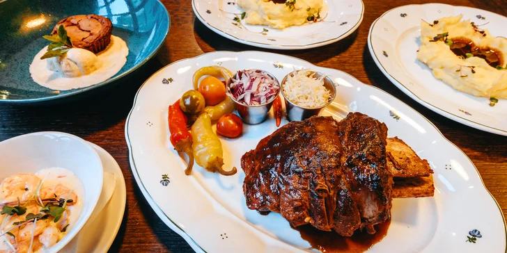 Tříchodové menu pro dva: krevety s kokosovým mlékem, hovězí žebro a fondant