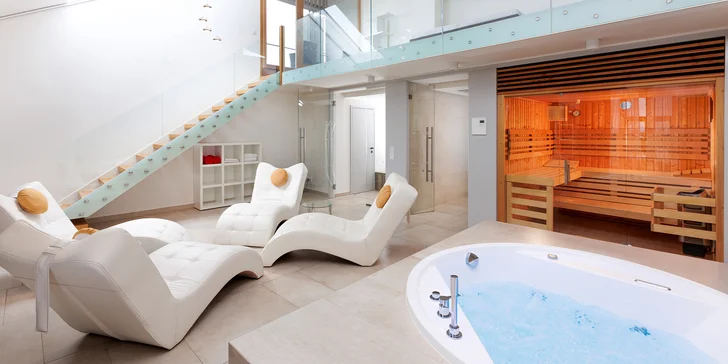 4* dovolená v historickém spa hotelu v centru Olomouce: snídaně i lahev vína, možný pobyt ve wellness pokoji