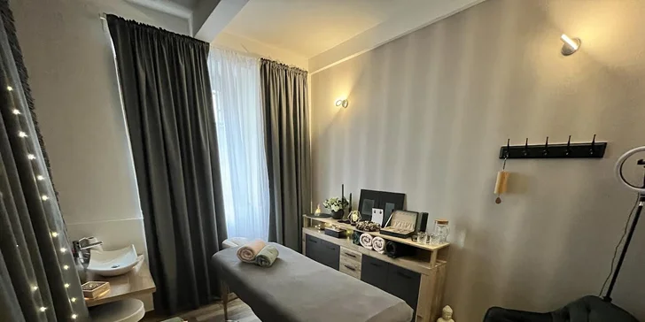 Maderoterapie či lymfodrenáž v salonu na Malé Straně: 60 až 120 minut relaxu