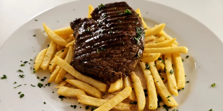 Otevřený voucher na cokoli z nabídky v hodnotě 200, 500 nebo 1000 Kč
