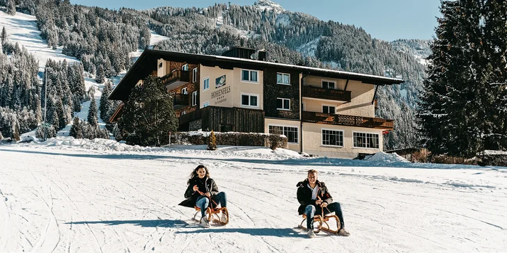 Tyrolské Alpy: hotel u lanovky, wellness, vynikající polopenze, svačiny a slevová Tannheimertal Card