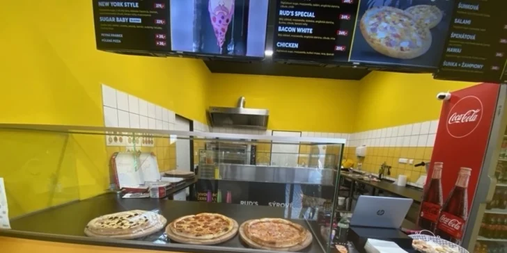 Čtvrtina pizzy o průměru 40 cm dle výběru z denní nabídky v Berouně