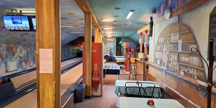 Masové i sýrové prkno a 1 hod. bowlingu až pro 6 osob: žebírka, řízky i smažené sýry