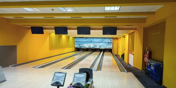 Hodina bowlingu pro partu až 6 hráčů v čase 13:00–24:00