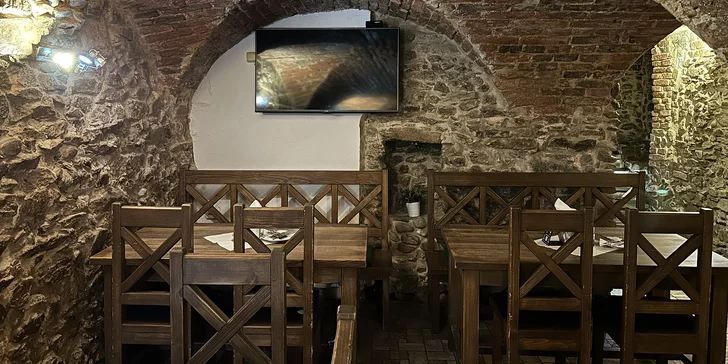 500 g tataráku z roštěnce a k němu topinek, kolik sníte