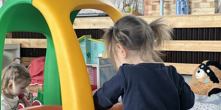 Horká čokoláda podle výběru v kavárně s dětskou herničkou