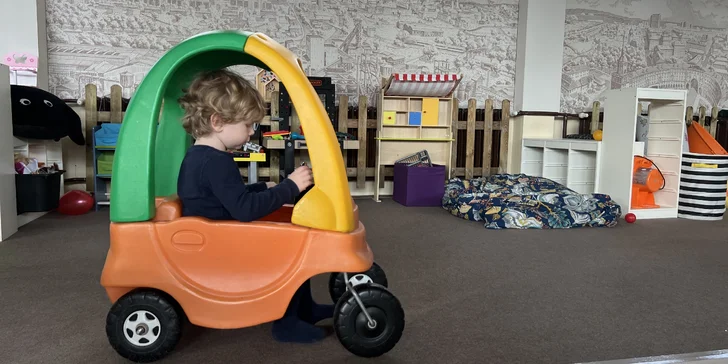 Horká čokoláda podle výběru v kavárně s dětskou herničkou