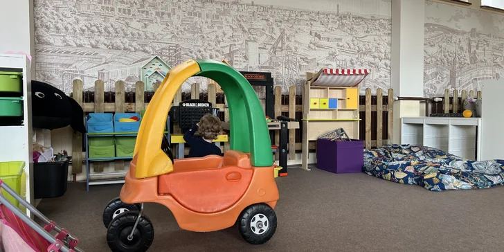 Horká čokoláda podle výběru v kavárně s dětskou herničkou