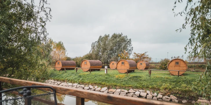 Relax v srdci Slovácka: sleva na wellness a sporty, bydlení v penzionu, sudu, vinařské búdě či stodole pro 12 lidí