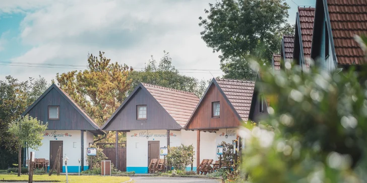 Relax v srdci Slovácka: sleva na wellness a sporty, bydlení v penzionu, sudu, vinařské búdě či stodole pro 12 lidí