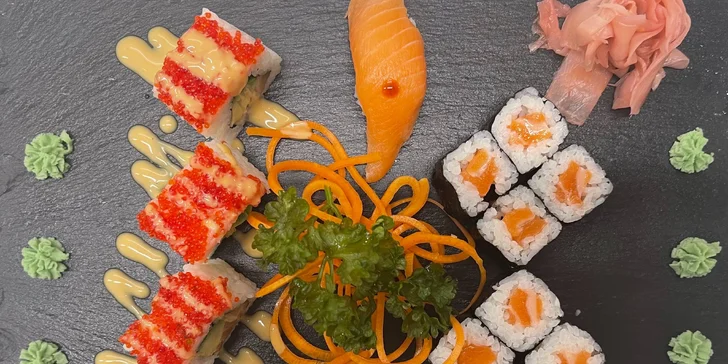 Pestré sushi sety v centru Ústí: 12 až 72 ks rolek s tuňákem, lososem i kaviárem