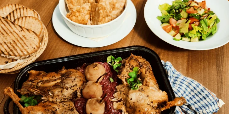 Hostina jak se patří: celá kachna s variací příloh až pro 4 osoby