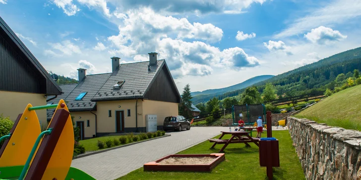 Apartmány pod Śnieżnikiem: moderní ubytování, snídaně a úžasné zázemí pro rodiny s dětmi
