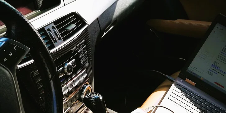 Mobilní chiptuning a dekarbonizace motoru i čištění interiéru s tepováním sedaček kdekoli v ČR