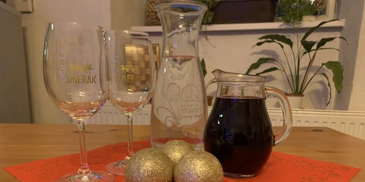 Posezení ve vinárně: 0,5 l vína z rodinného vinařství a sýrový talíř