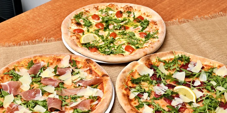 Pizza dle výběru v Nuslích pro 1–2 osoby: salami, quattro formaggi i carpaccio