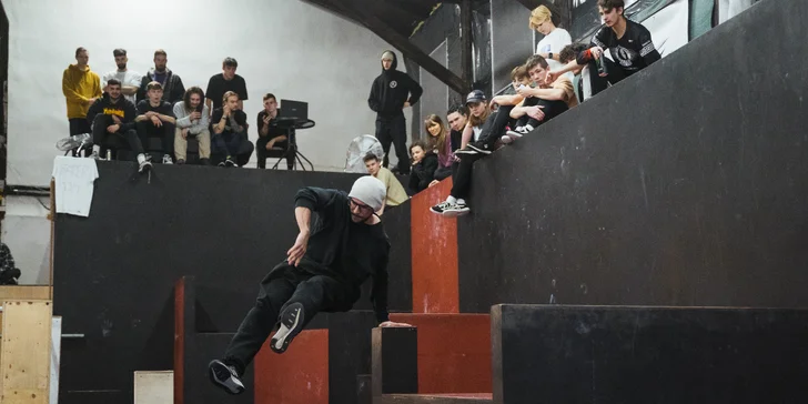 Vyzkoušej si, jaké to je být ninjou: vstup do Parkour Parku na 120 minut pro 1 i 2 osoby