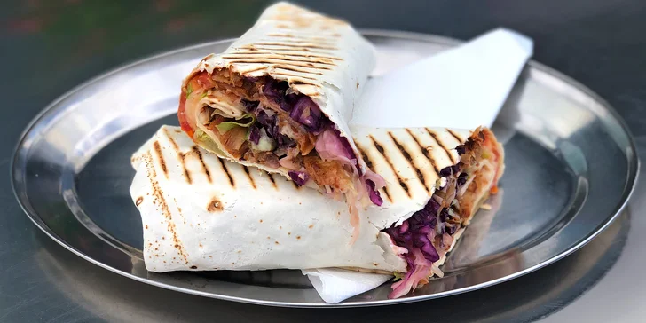 Pravý turecký kebap a köfte i s baklavou či nápojem z rodinného podniku přímo u Divoké Šárky