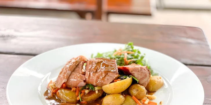 Čtyřchodové menu v Depo Orlová pro dva i s nápoji, které vám doveze vláček