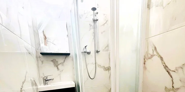 Dovolená s plnou penzí u italského Rimini: hotel 100 m od moře, bazén