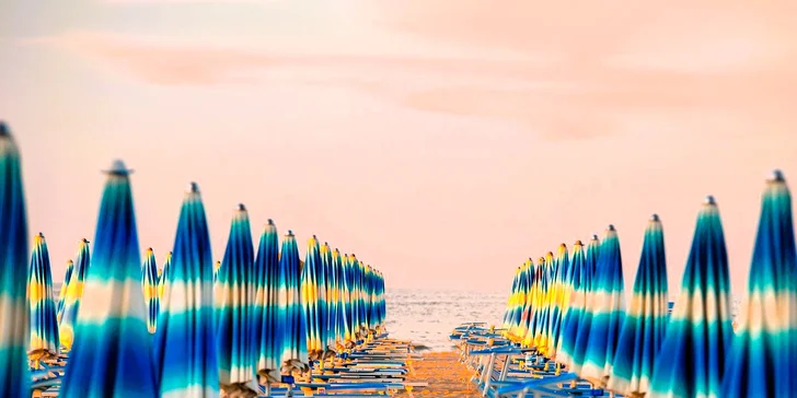 Dovolená s plnou penzí u italského Rimini: hotel 100 m od moře, bazén