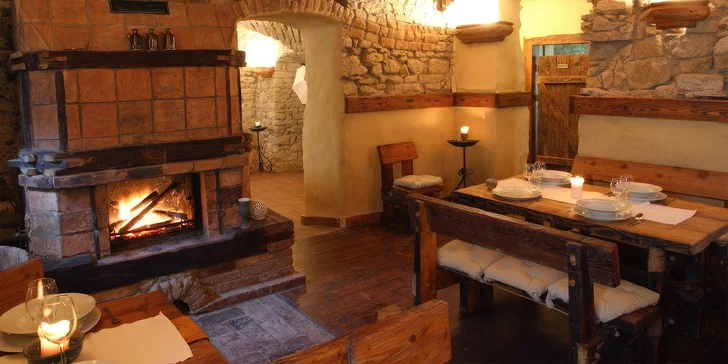 Tříchodové menu pro dva: telecí filírovaný steak, bruschetta, panna cotta i láhev prosecca
