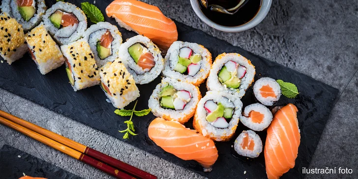 Pestré sushi sety v centru Ústí: 12 až 72 ks rolek s tuňákem, lososem i kaviárem